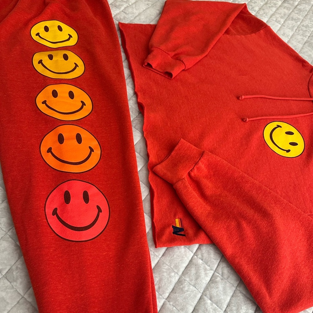 Sunset Smiley Set - Picture 2 of 4